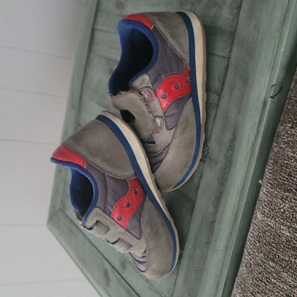 Toddler boy size 8 Saucony sneakers